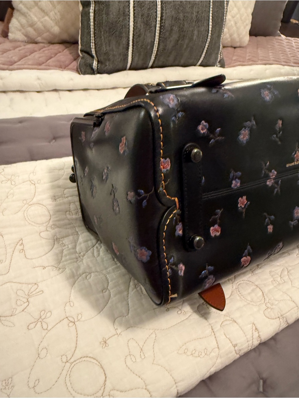 EUC Coach Mailbox Bag 1941 Prairie Rose - Picture 11 of 15